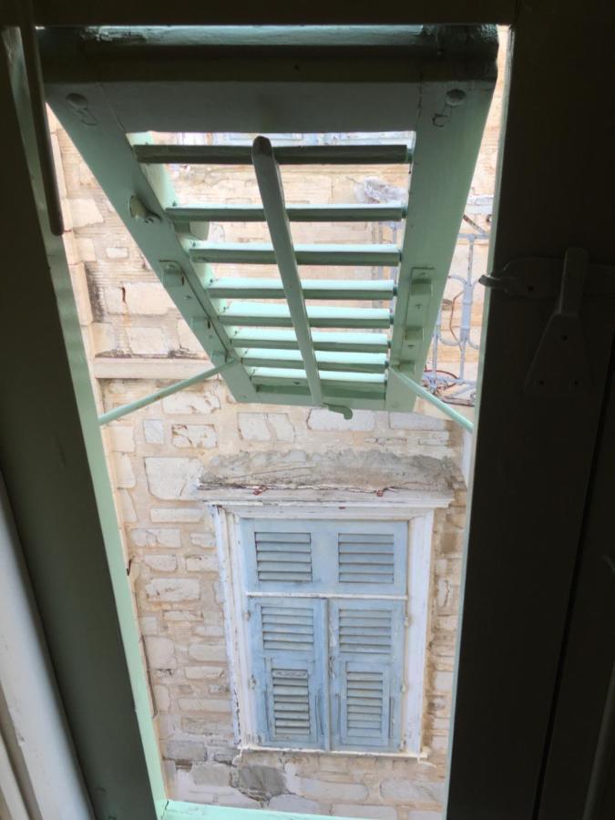 1872 - Agnes, Cozy Stony Apartment With Balcony Ermoupoli Exterior photo
